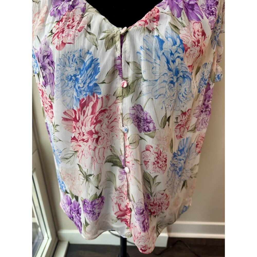 Express White Floral V-Neck Flutter Sleeve Blouse Size Large NWT! - Picture 2 of 6